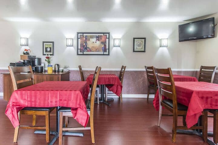 Breakfast area