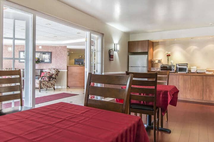 Breakfast area